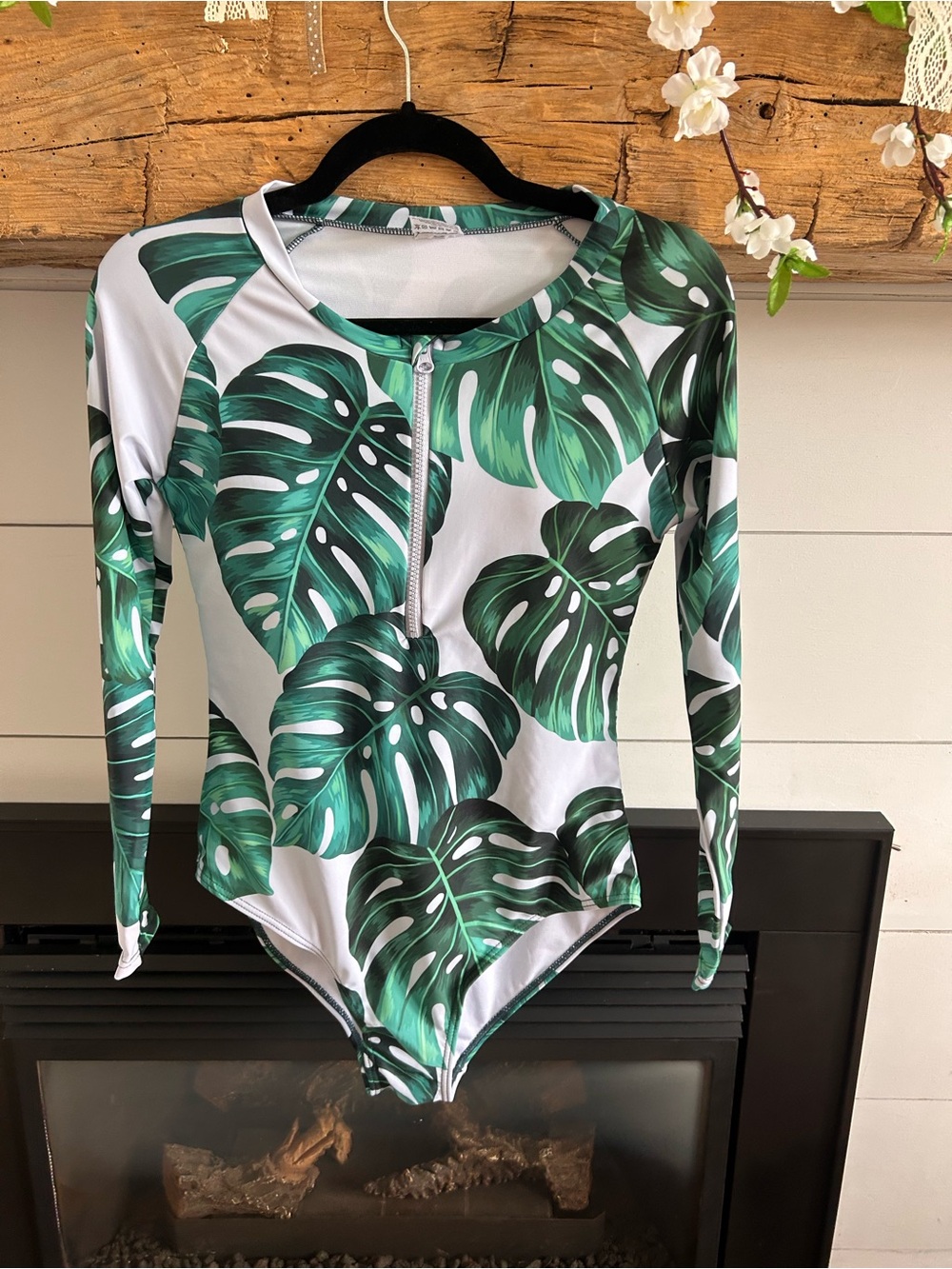 Long-Sleeve Green Tropical Leaf One-Piece Swimsuit